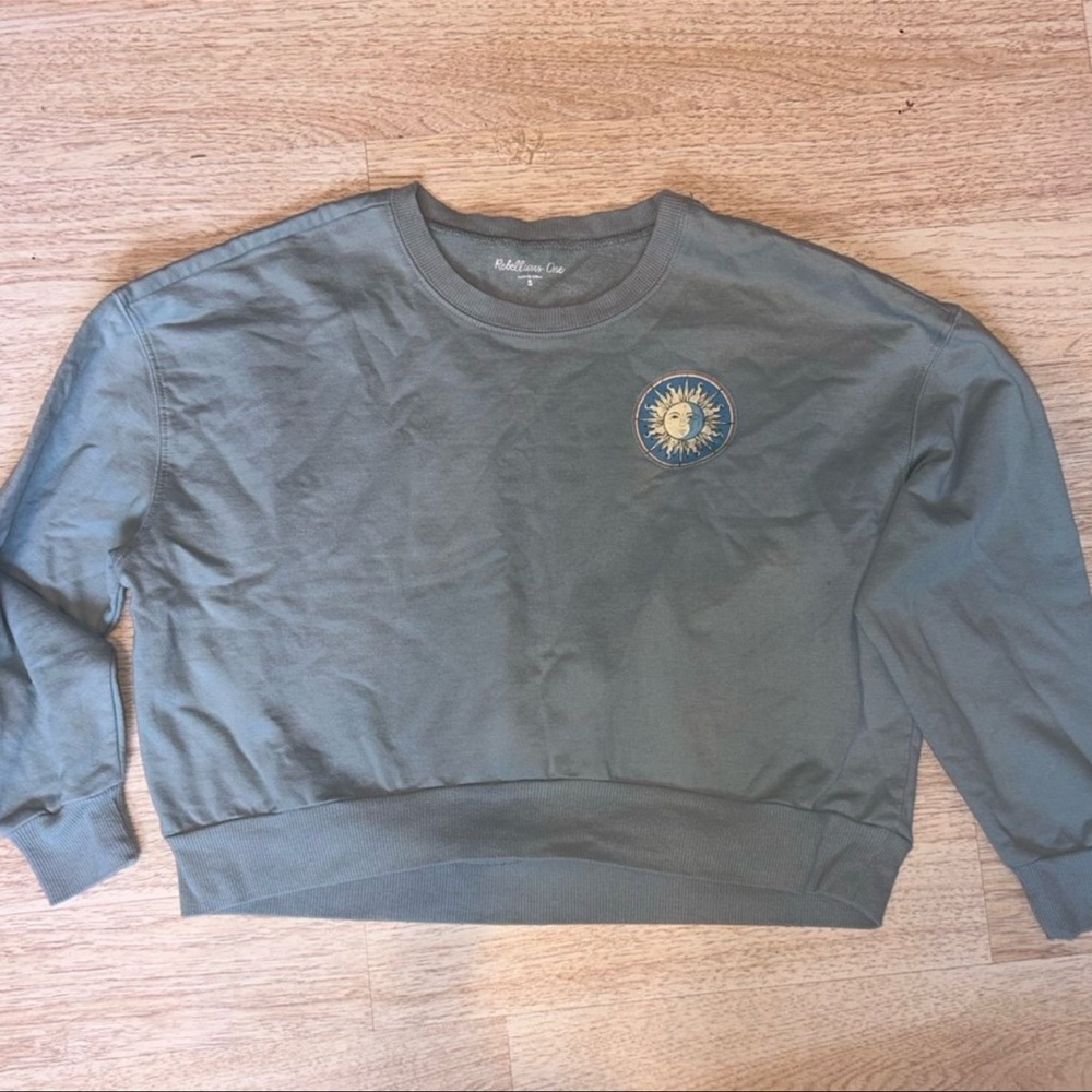 Rebellious One‎ Celestial Graphic Crewneck Sweatshirt, Size Small